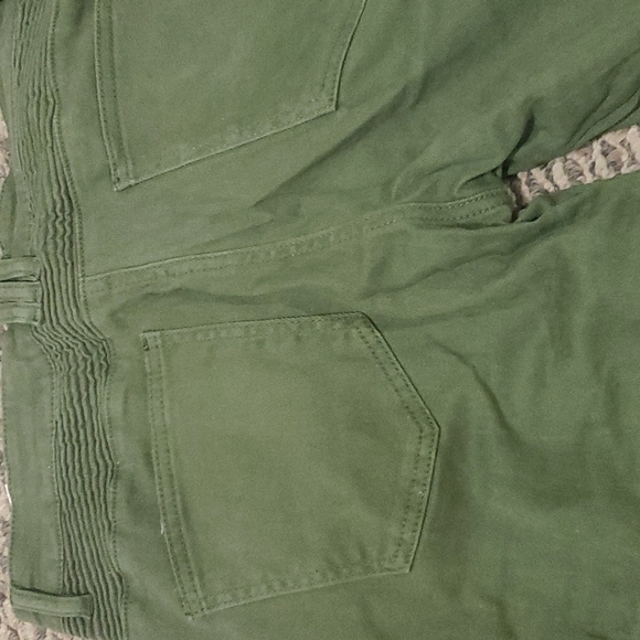 Army green cargo pants - Picture 4 of 7